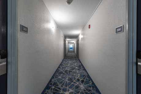Rodeway Inn & Suites - Hallway